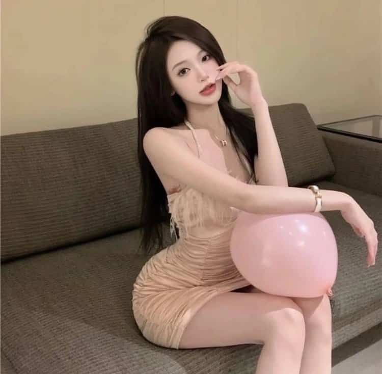 音乐节现场:热血沸腾的摇滚之夜